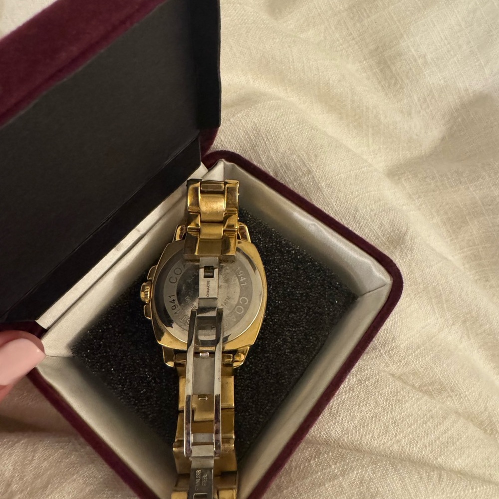 Coach Watch - Picture 3 of 5